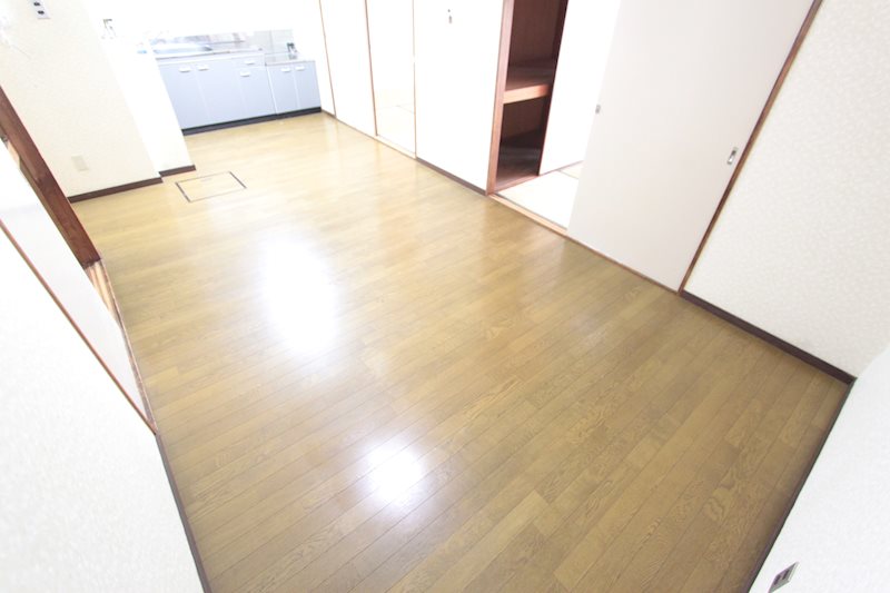 �y���ԁE���r���O�z�@