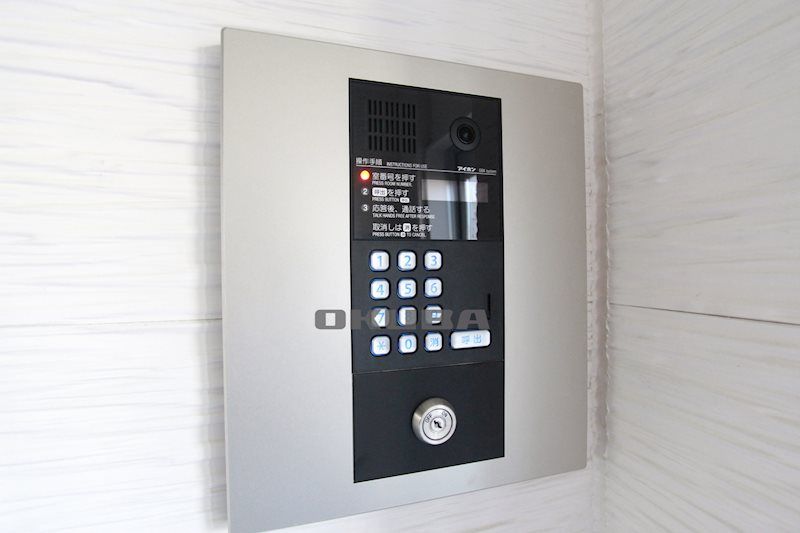 �y�Z�L�����e�B�z�@