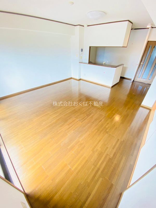 �y���ԁE���r���O�z�@