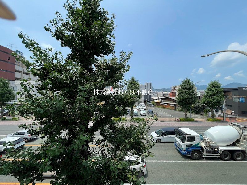�y���]�z�@
