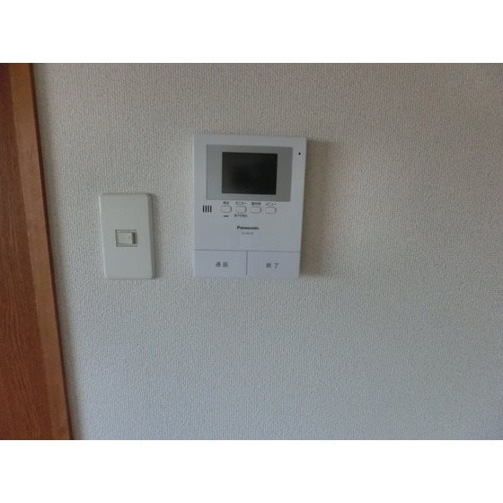 �y�Z�L�����e�B�z�@