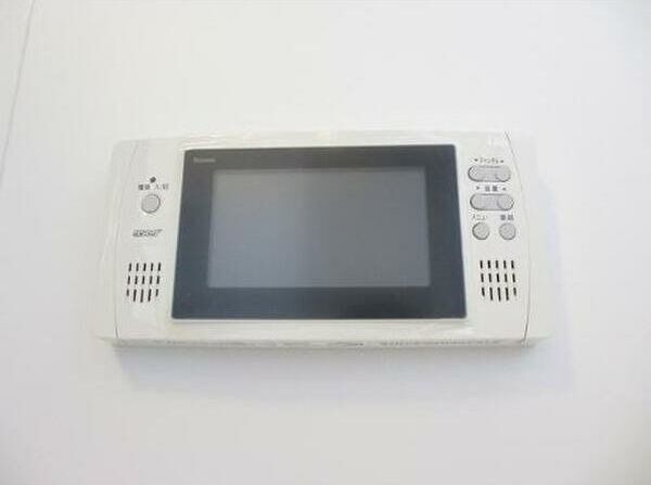 �y�Z�L�����e�B�z�@