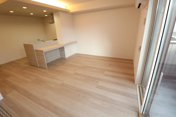 �y���ԁE���r���O�z�@