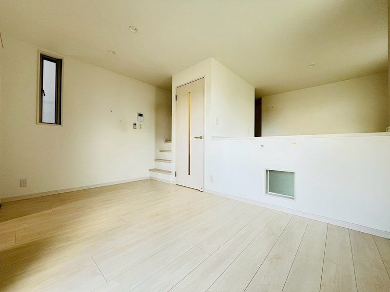 �y���ԁE���r���O�z�@