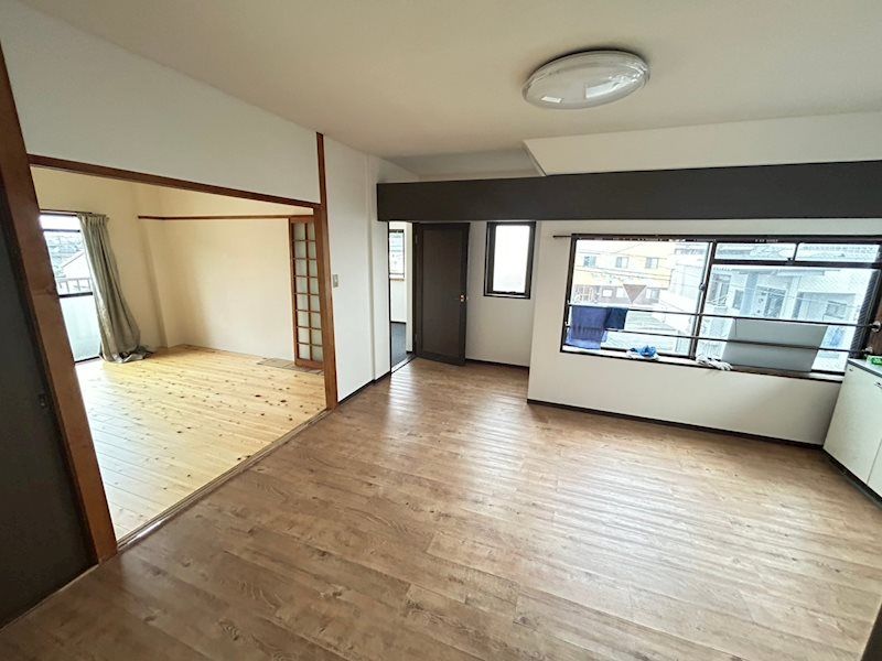 �y���ԁE���r���O�z�@