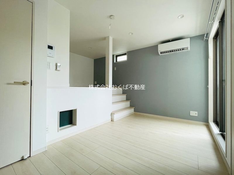 �y���ԁE���r���O�z�@