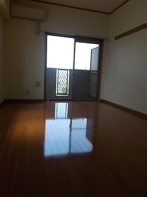 �y���ԁE���r���O�z�@