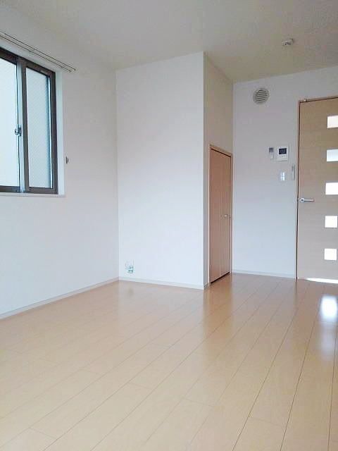 �y�����E���r���O�z�@