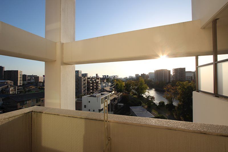 �y���]�z�@