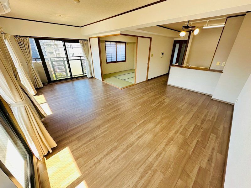 �y���ԁE���r���O�z�@