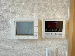 �y�Z�L�����e�B�z�@