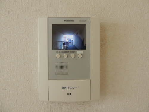 �y�Z�L�����e�B�z�@