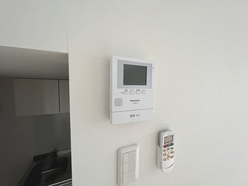 �y�Z�L�����e�B�z�@