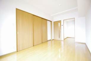 �y�����E���r���O�z�@