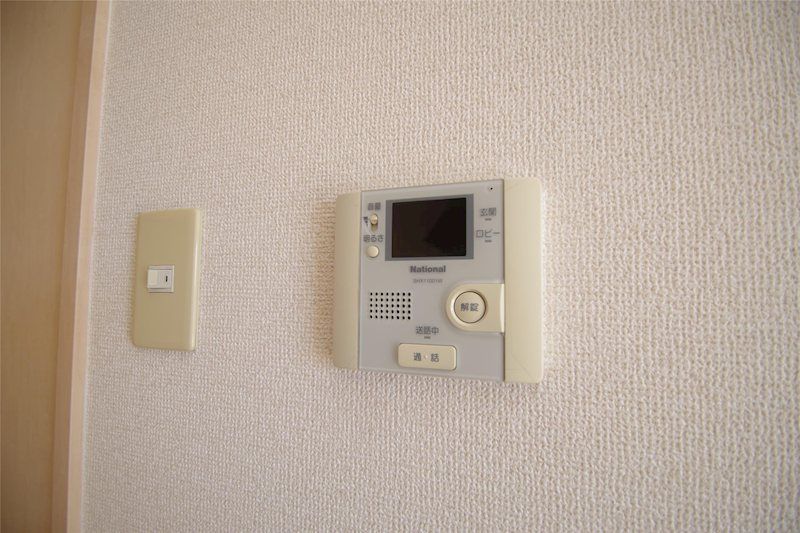 �y�Z�L�����e�B�z�@