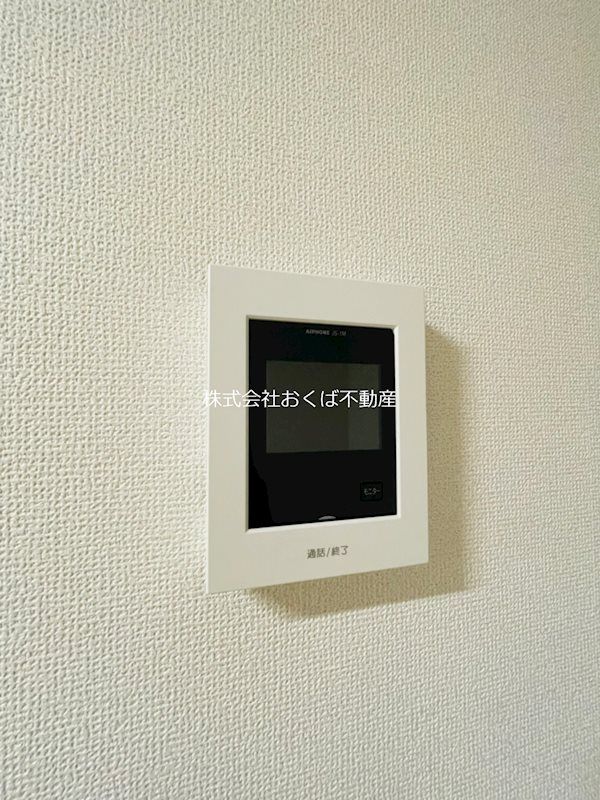 �y�Z�L�����e�B�z�@