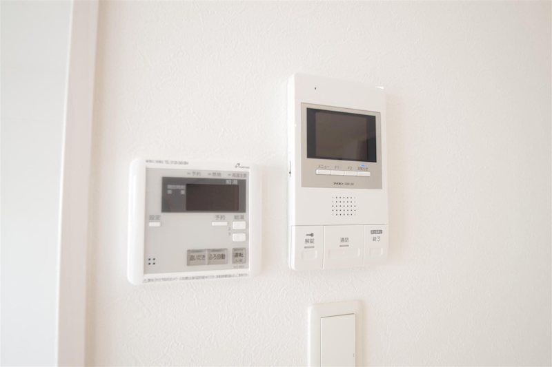 �y�Z�L�����e�B�z�@