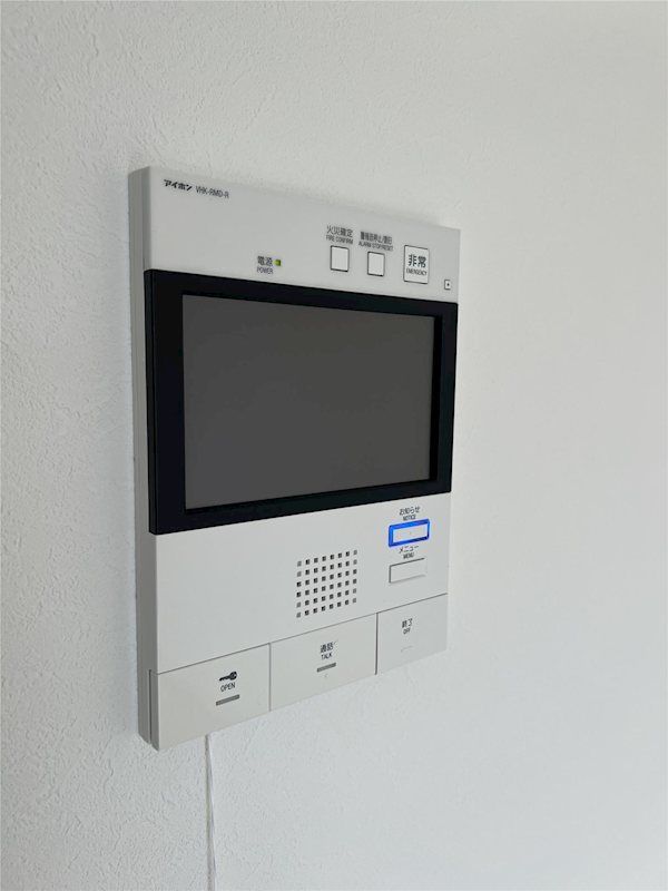 �y�Z�L�����e�B�z�@