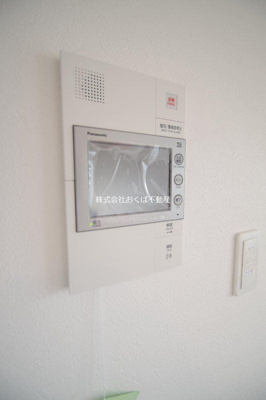 �y�Z�L�����e�B�z�@