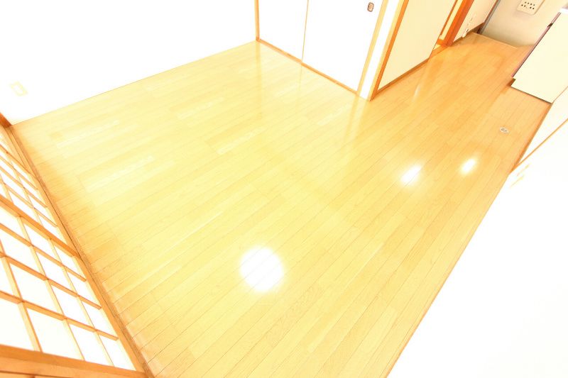 �y�����E���r���O�z�@