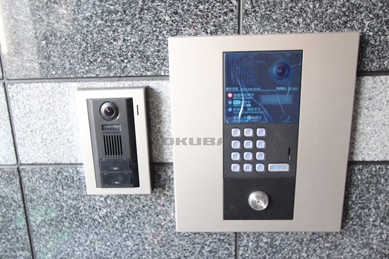 �y�Z�L�����e�B�z�@