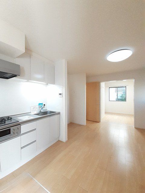 �y���ԁE���r���O�z�@