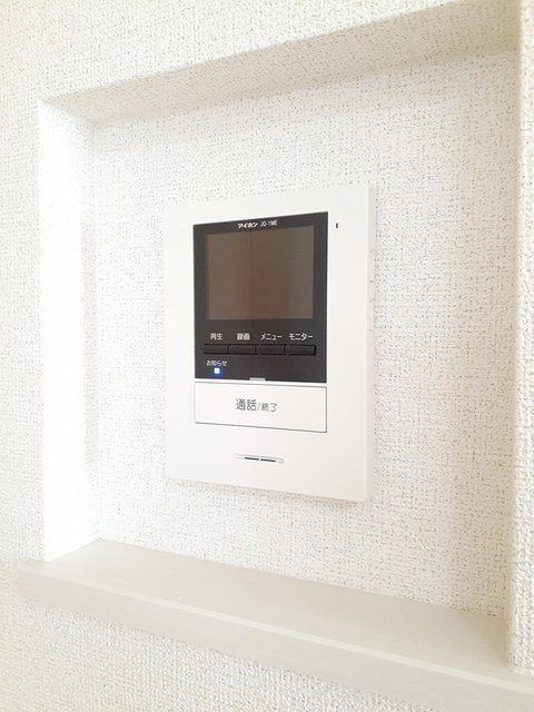 �y�Z�L�����e�B�z�@