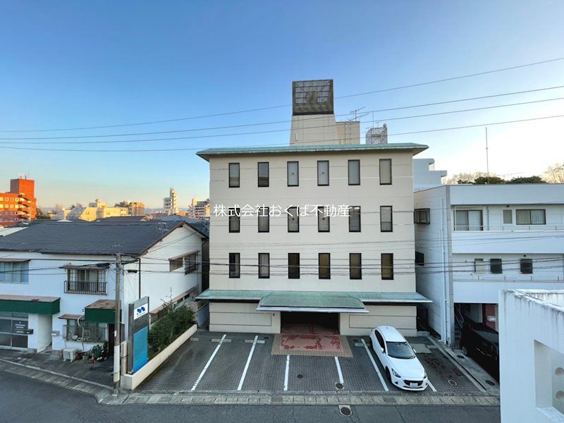 �y���]�z�@