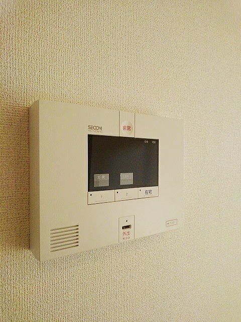 �y�Z�L�����e�B�z�@