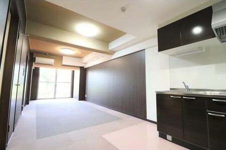 �y���ԁE���r���O�z�@