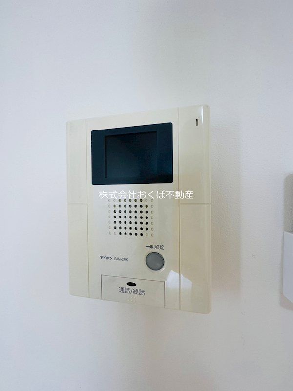 �y�Z�L�����e�B�z�@