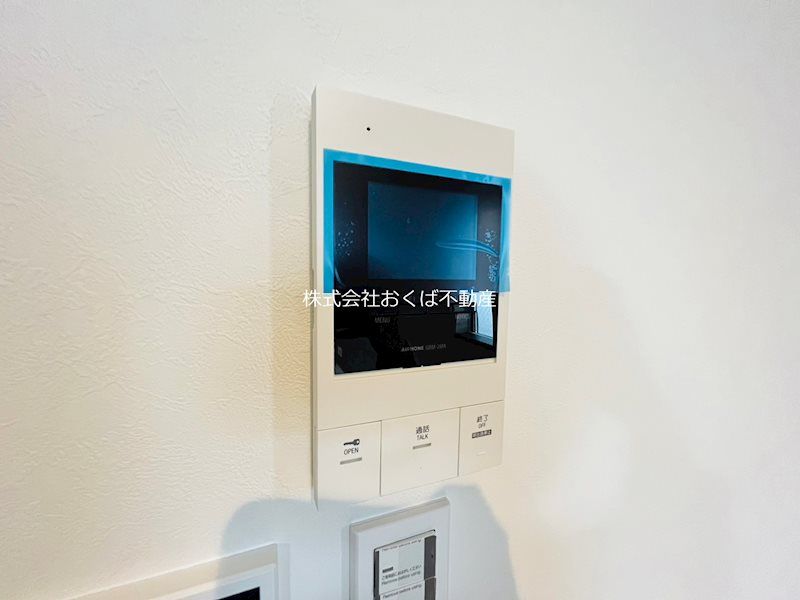 �y�Z�L�����e�B�z�@