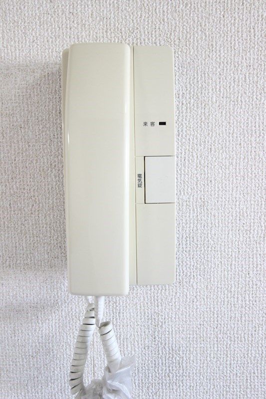 �y�Z�L�����e�B�z�@