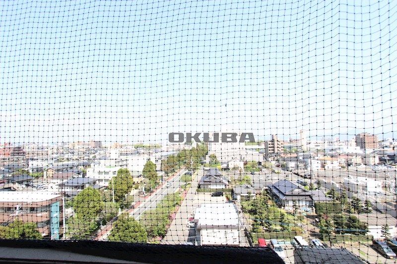 �y���]�z�@