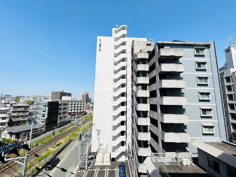 �y���]�z�@