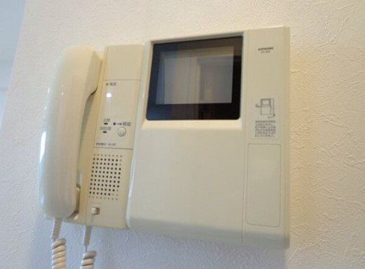 �y�Z�L�����e�B�z�@