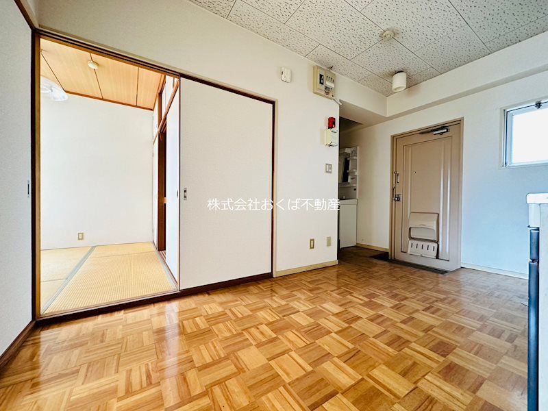 �y���ԁE���r���O�z�@