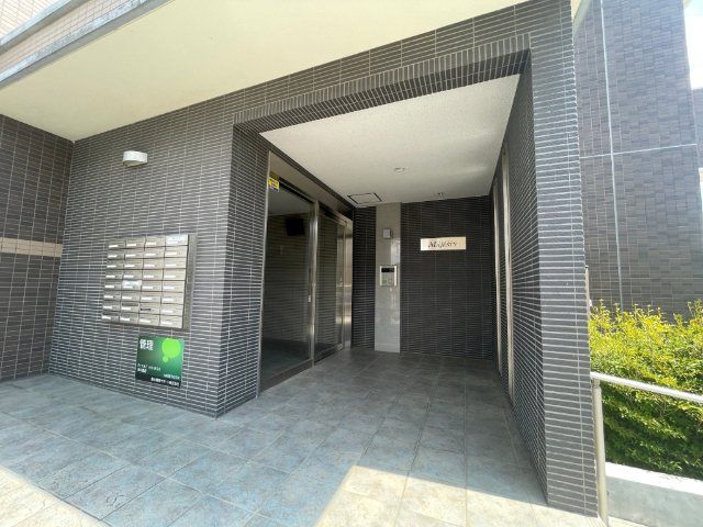 �y�G���g�����X�z�@