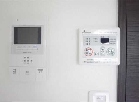 �y�Z�L�����e�B�z�@