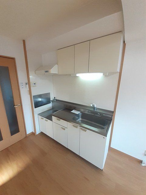 �y�L�b�`���z�@