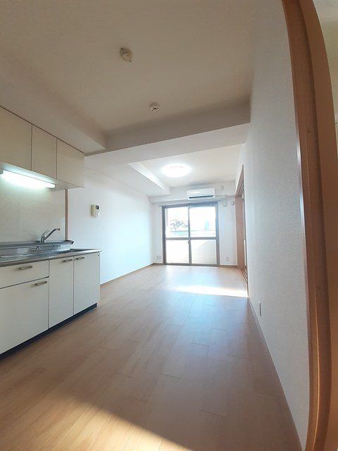 �y���ԁE���r���O�z�@