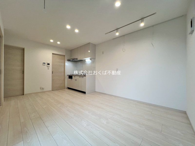 �y���ԁE���r���O�z�@