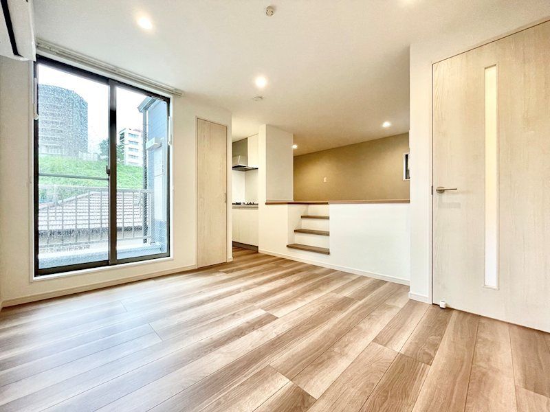 �y���ԁE���r���O�z�@