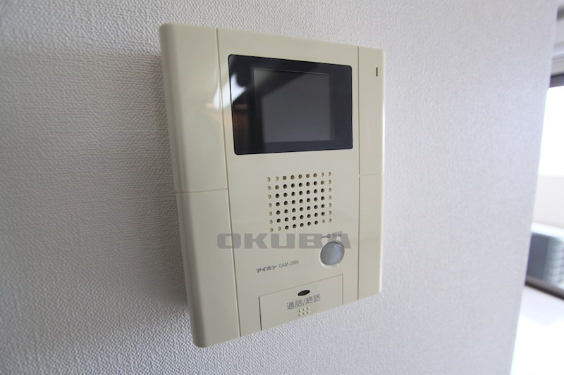 �y�Z�L�����e�B�z�@