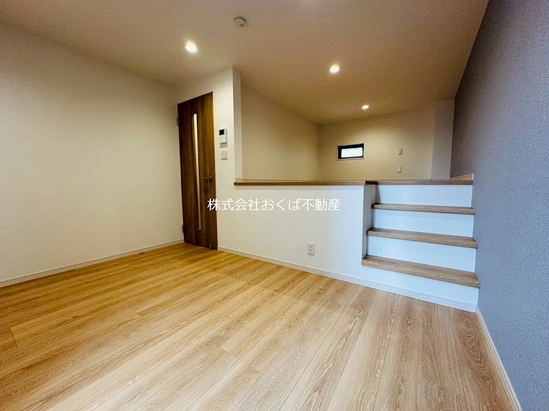 �y���ԁE���r���O�z�@