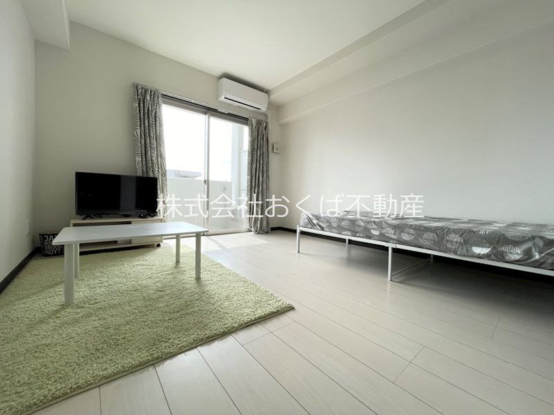 �y���ԁE���r���O�z�@