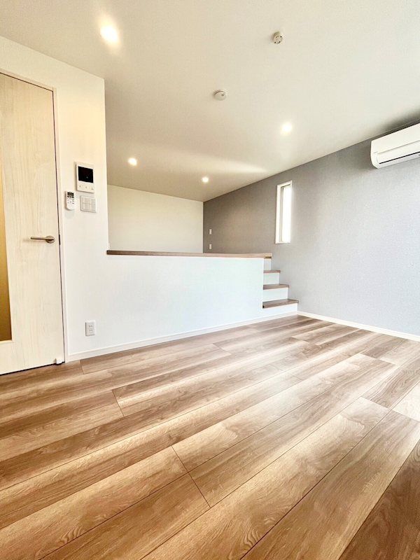 �y���ԁE���r���O�z�@