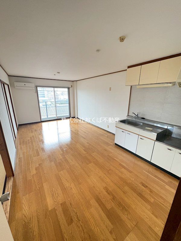 �y���ԁE���r���O�z�@