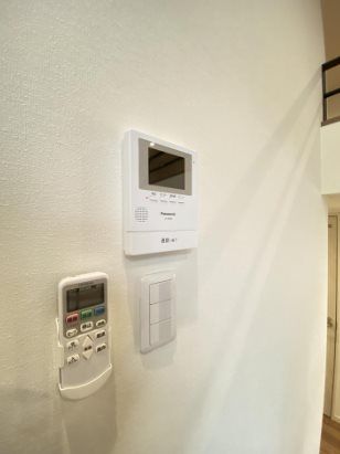 �y�Z�L�����e�B�z�@