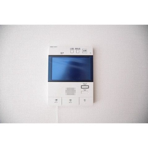 �y�Z�L�����e�B�z�@